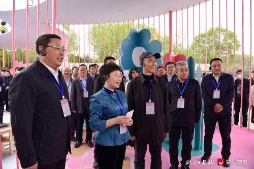 浪漫樱花 富美鹤城 第九届中国(鹤壁)樱花文化节开幕 贾连朝蒙曼海霞任昳霏王仲田孙斌马富国赵宏宇等参加开幕式(2).jpg