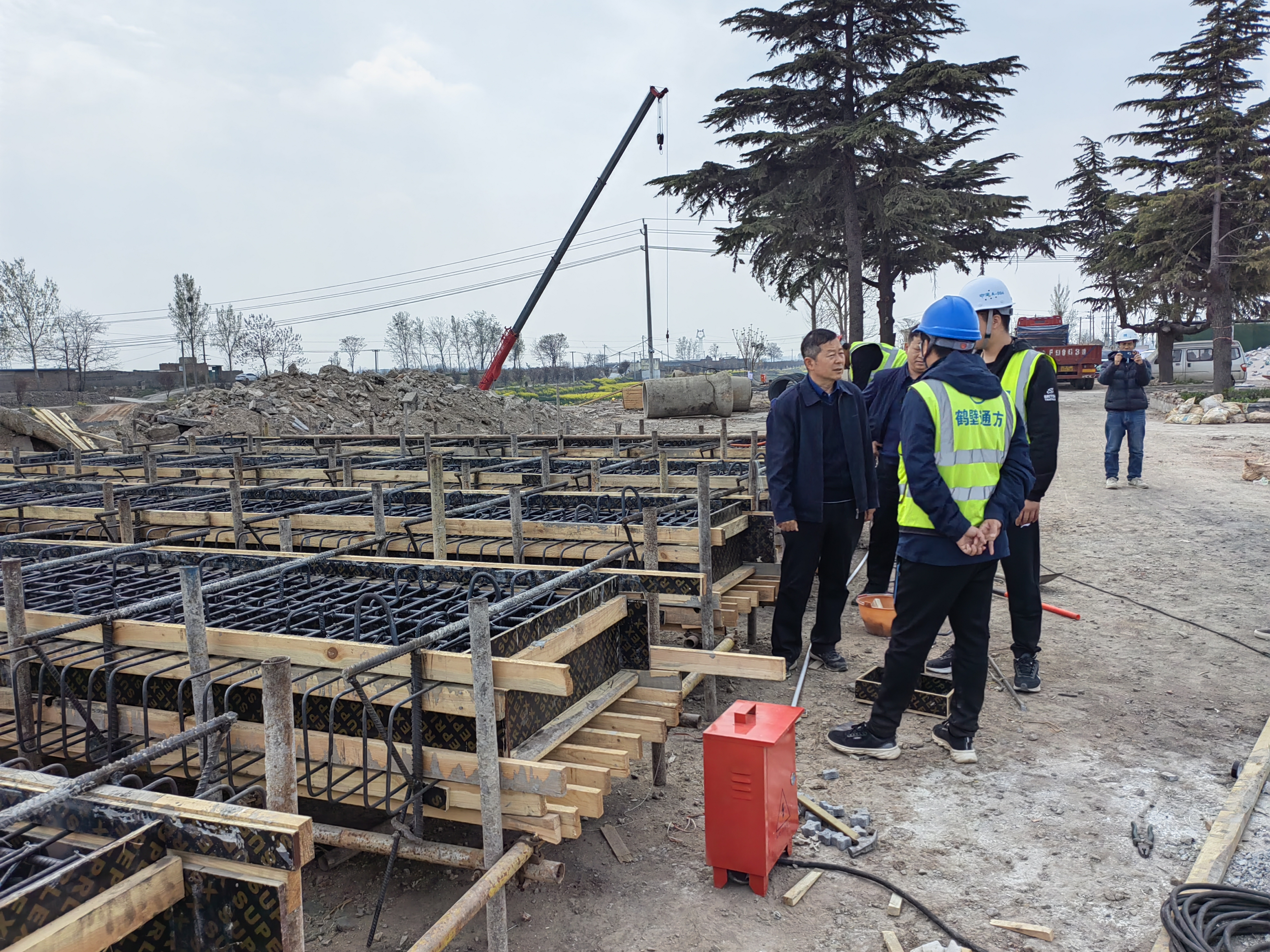 局党组成员、副局长郝红卫到浚县调研运输企业运营、安罗高速建设和灾后重建项目推进情况