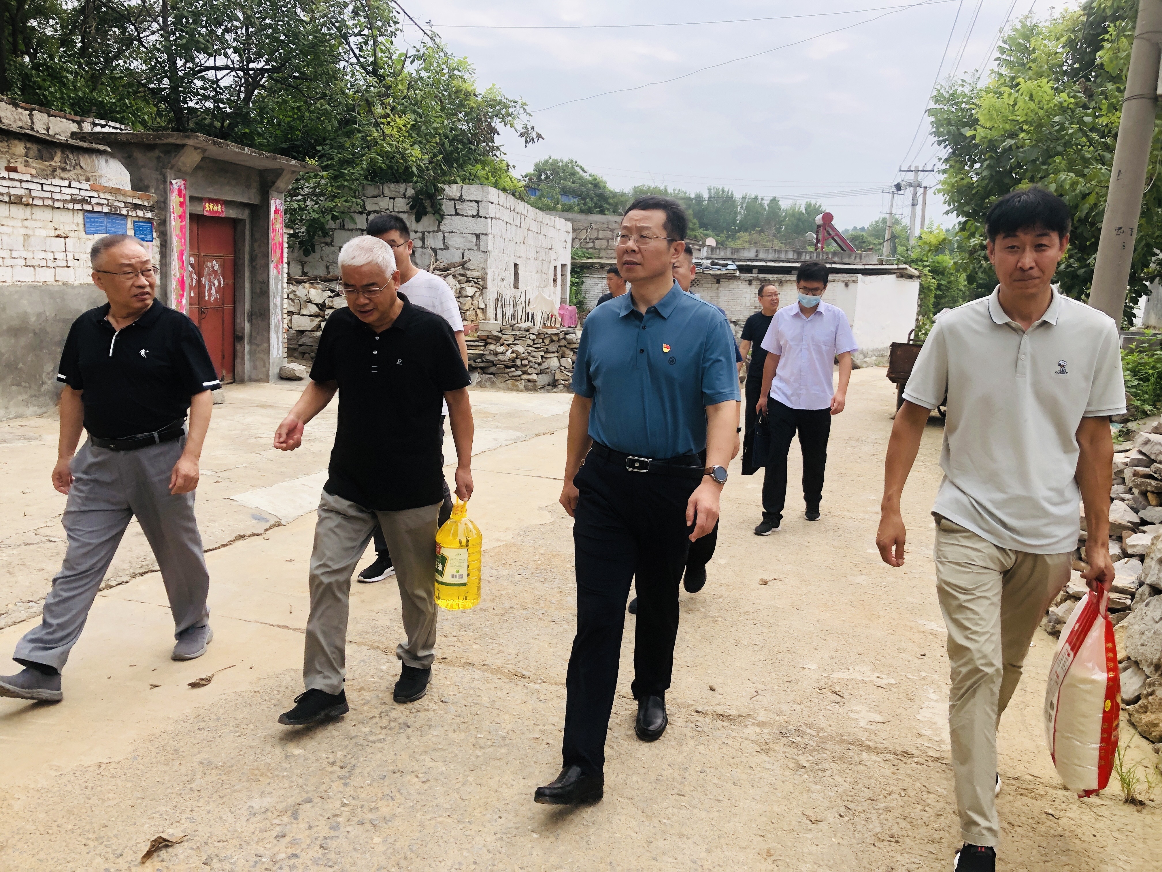 国内有真正的365平台吗_365提款失败怎么办方案_365bet娱乐场手机版审计局党组书记李双兵到基层调研