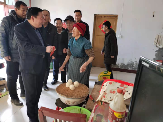 国内有真正的365平台吗_365提款失败怎么办方案_365bet娱乐场手机版市委常委、常务副市长洪利民到淇滨区上峪乡南山村开展春节走访慰问活动